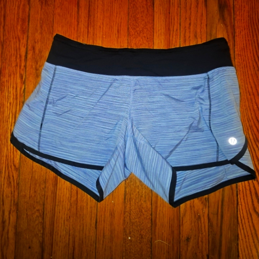 Lululemon Shorts, size 6